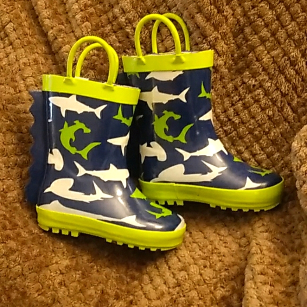Toddler sharks rain boots size 5